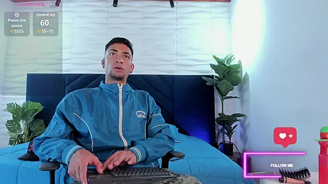 Snapshot of DrakeNeumann chatting on 03-10-25, 03:34 DrakeNeumann online show from 03-10-25, 03:34