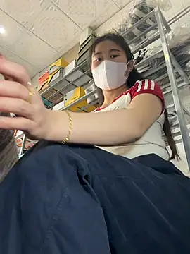 Snapshot of Tina_995 chatting on 02-13-26, 06:13 Tina 995 online show from 02-13-26, 06:13