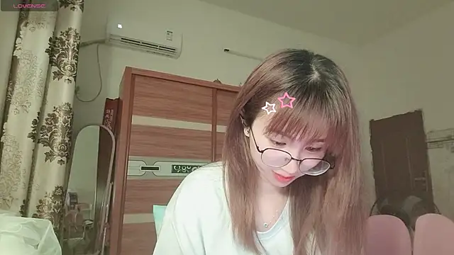 Snapshot of Lili_666 chatting on 04-22-26, 03:52 Lili 666 online show from 04-22-26, 03:52