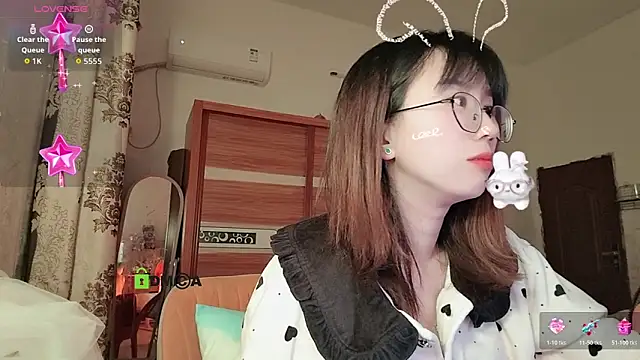 Lili 666 online show from 11-26-25, 07:03