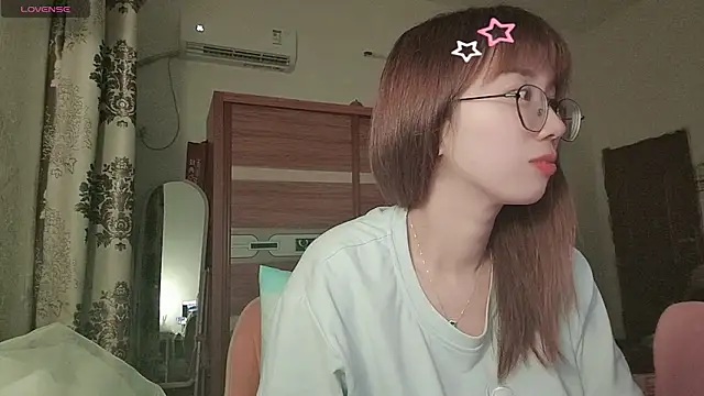 Snapshot of Lili_666 chatting on 04-20-26, 03:35 Lili 666 online show from 04-20-26, 03:35