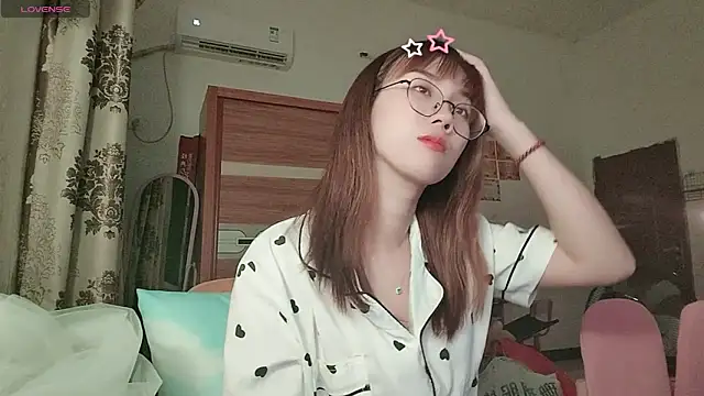 Lili 666 online show from 04-19-26, 02:29