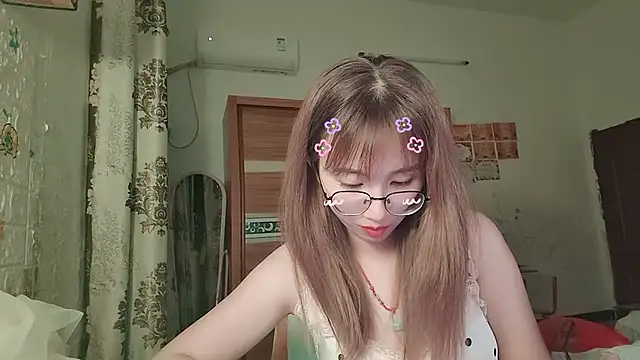 Snapshot of Lili_666 chatting on 07-08-26, 04:51 Lili 666 online show from 07-08-26, 04:51