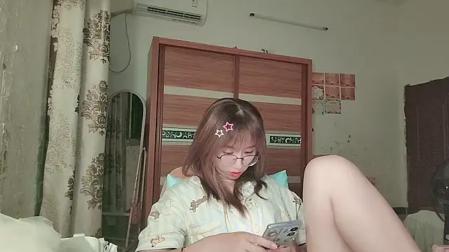 Snapshot of Lili_666 chatting on 07-12-26, 05:03 Lili 666 online show from 07-12-26, 05:03