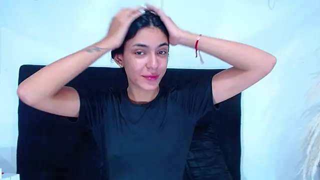 Snapshot of srta_luciana chatting on 06-19-26, 12:11 srta luciana online show from 06-19-26, 12:11