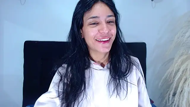 Snapshot of srta_luciana chatting on 06-12-26, 12:03 srta luciana online show from 06-12-26, 12:03