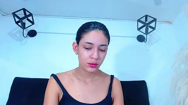 Snapshot of srta_luciana chatting on 06-13-26, 12:14 srta luciana online show from 06-13-26, 12:14