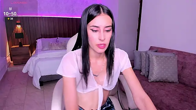 Snapshot of karlaa_james chatting on 10-04-25, 11:23 karlaa james online show from 10-04-25, 11:23