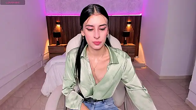 karlaa james online show from 11-01-25, 11:04