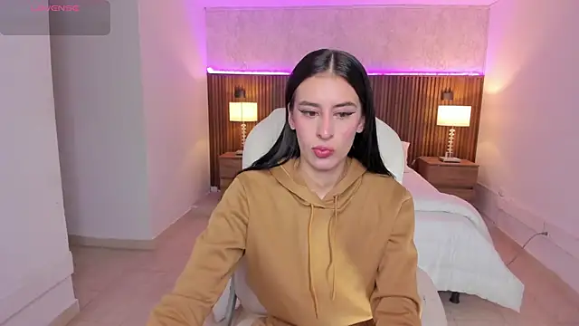 Snapshot of karlaa_james chatting on 04-25-26, 11:02 karlaa james online show from 04-25-26, 11:02