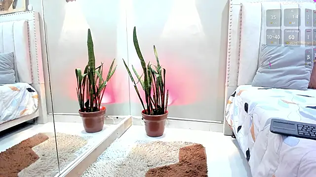 Miranda doll  online show from 02-25-26, 12:16