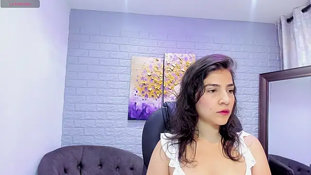 Snapshot of Miranda_doll_ chatting on 02-26-25, 12:05 Miranda doll online show from 02-26-25, 12:05