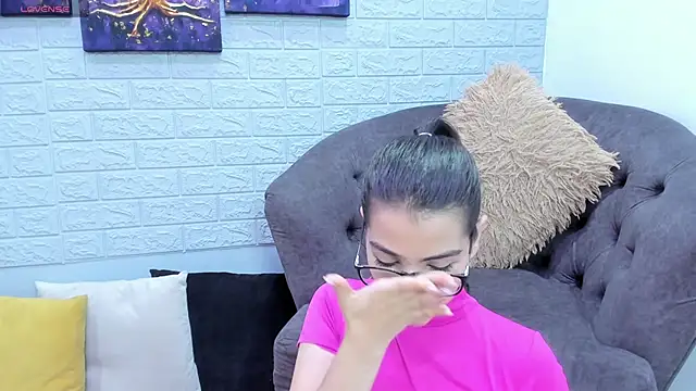 Miranda doll  online show from 11-11-25, 12:22