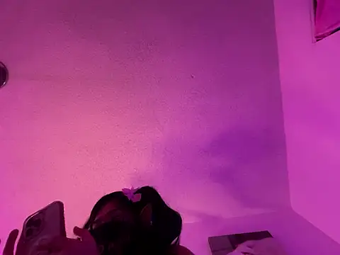 Snapshot of Onlypawzz chatting on 02-25-26, 02:45 Onlypawzz online show from 02-25-26, 02:45