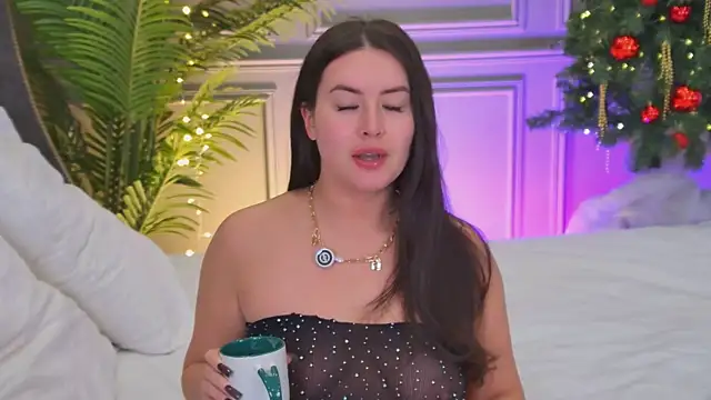 TrishaWinslet online show from 12-15-25, 04:18