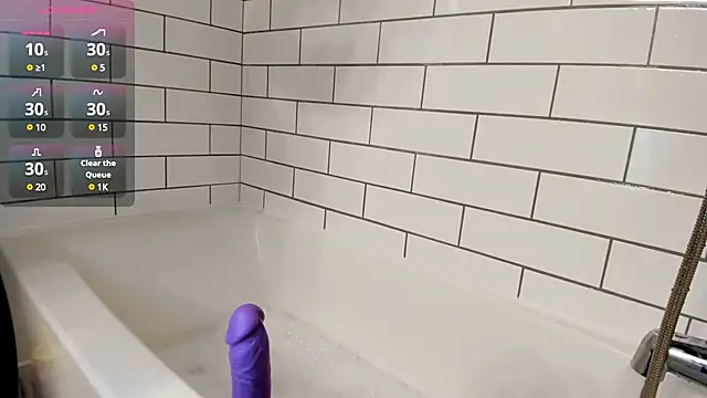 Snapshot of ImLeanneLawson chatting on 03-18-25, 11:42 ImLeanneLawson online show from 03-18-25, 11:42