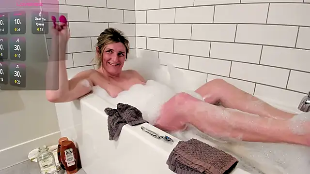 Snapshot of ImLeanneLawson chatting on 02-17-25, 05:14 ImLeanneLawson online show from 02-17-25, 05:14