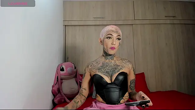 Snapshot of filletatouee chatting on 02-11-26, 01:27 filletatouee online show from 02-11-26, 01:27