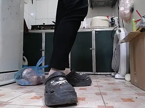 nolame18xxx online show from 02-10-26, 12:20