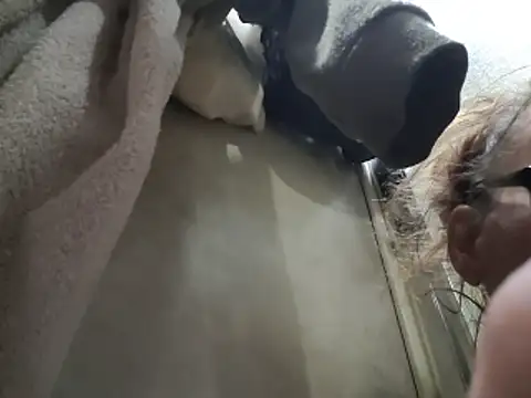 Snapshot of ILUV2TUCHMYKITTY chatting on 01-15-26, 11:02 ILUV2TUCHMYKITTY online show from 01-15-26, 11:02