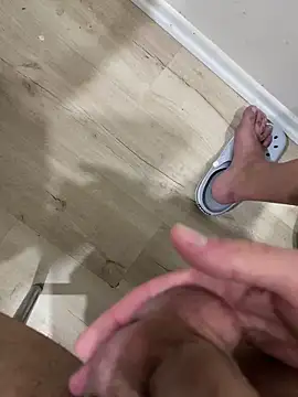 Snapshot of Ssenkronizze chatting on 11-08-25, 02:20 Ssenkronizze online show from 11-08-25, 02:20