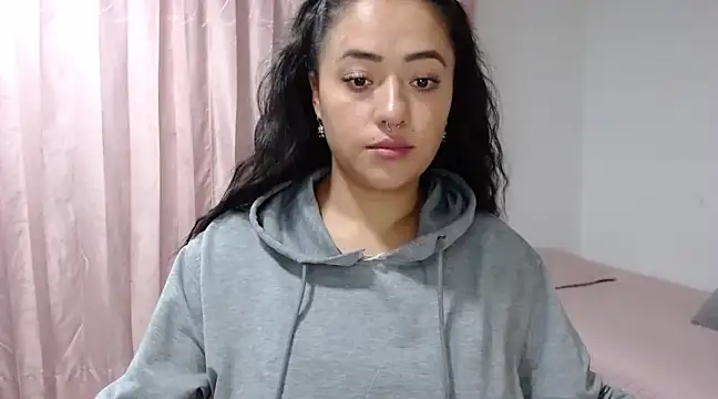 Snapshot of jjulietha95 chatting on 02-14-25, 11:53 jjulietha95 online show from 02-14-25, 11:53