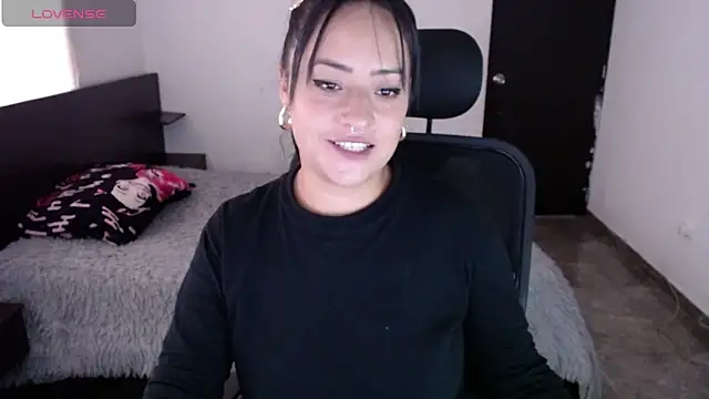 jjulietha95 online show from 02-22-26, 10:33