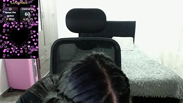 jjulietha95 online show from 01-15-26, 12:25