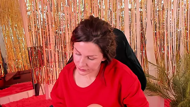 Snapshot of April_o_Nill chatting on 12-21-25, 09:00 April o Nill online show from 12-21-25, 09:00