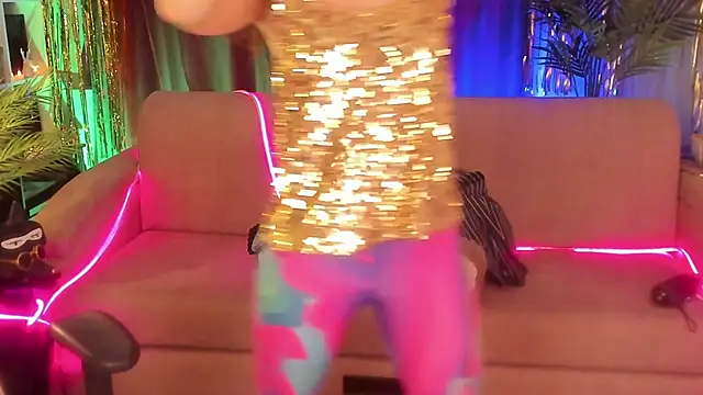 Snapshot of April_o_Nill chatting on 01-06-26, 01:04 April o Nill online show from 01-06-26, 01:04