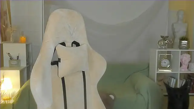 Snapshot of April_o_Nill chatting on 03-16-25, 02:55 April o Nill online show from 03-16-25, 02:55