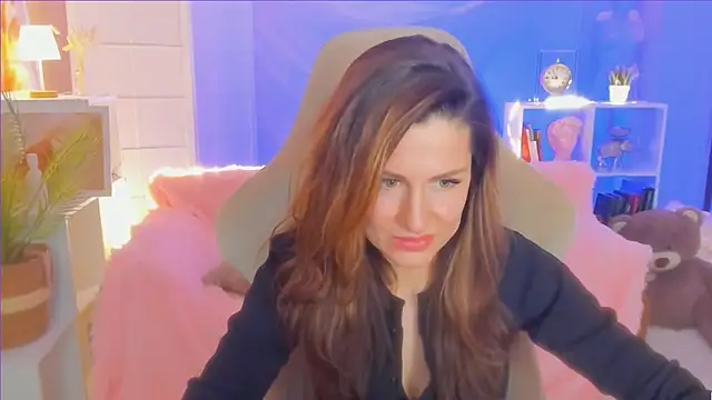 Snapshot of April_o_Nill chatting on 02-24-25, 01:53 April o Nill online show from 02-24-25, 01:53