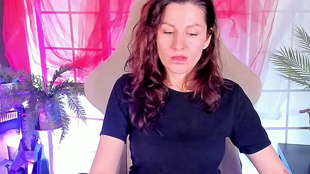 Snapshot of April_o_Nill chatting on 11-21-25, 06:18 April o Nill online show from 11-21-25, 06:18