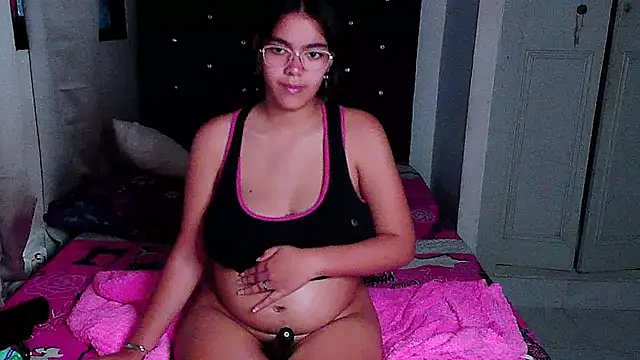 Snapshot of Victoriacarmo chatting on 02-13-25, 11:04 Victoriacarmo online show from 02-13-25, 11:04