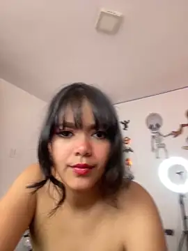 Snapshot of Victoriacarmo chatting on 10-15-25, 06:38 Victoriacarmo online show from 10-15-25, 06:38
