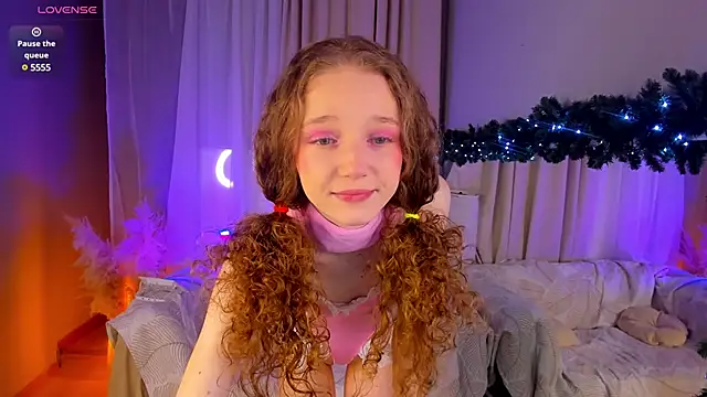 Snapshot of _Rose_Charming_ chatting on 12-22-24, 09:31  Rose Charming  online show from 12-22-24, 09:31