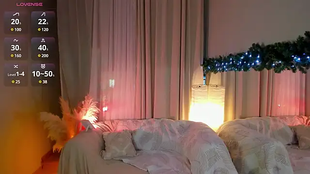 Snapshot of _Rose_Charming_ chatting on 01-01-25, 09:52  Rose Charming  online show from 01-01-25, 09:52