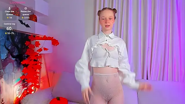 Snapshot of _Rose_Charming_ chatting on 10-28-25, 11:36  Rose Charming  online show from 10-28-25, 11:36