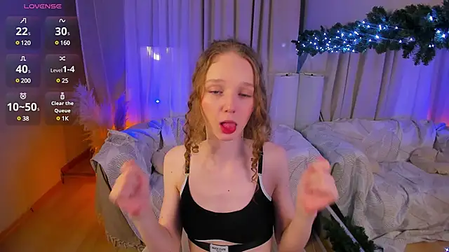 Snapshot of _Rose_Charming_ chatting on 12-20-24, 11:05  Rose Charming  online show from 12-20-24, 11:05