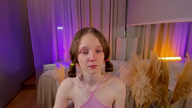 Snapshot of _Rose_Charming_ chatting on 01-24-25, 03:54  Rose Charming  online show from 01-24-25, 03:54