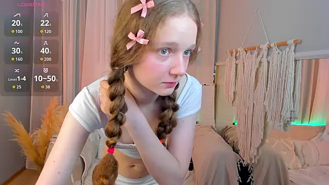 Snapshot of _Rose_Charming_ chatting on 09-13-25, 09:59  Rose Charming  online show from 09-13-25, 09:59