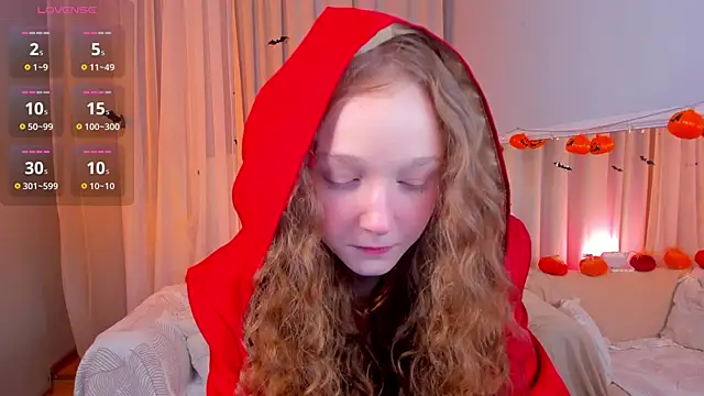 Snapshot of _Rose_Charming_ chatting on 10-21-25, 05:45  Rose Charming  online show from 10-21-25, 05:45