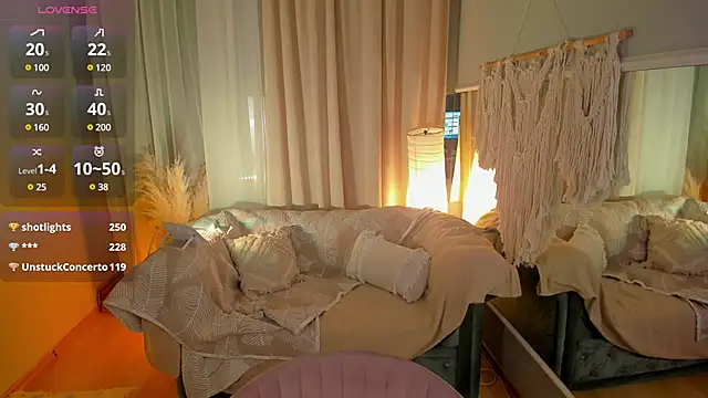 Snapshot of _Rose_Charming_ chatting on 02-27-25, 02:03  Rose Charming  online show from 02-27-25, 02:03