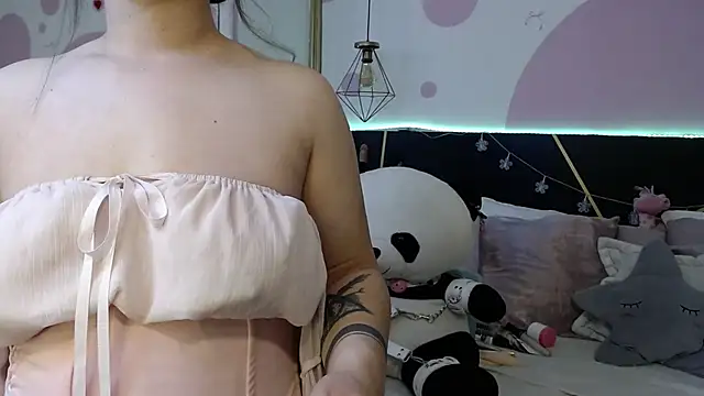 DanniAbbey online show from 12-14-25, 12:00