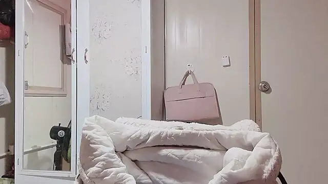 LinhChi 9x online show from 11-25-25, 02:01