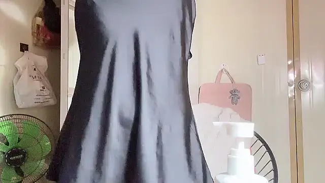 LinhChi 9x online show from 03-18-26, 01:35