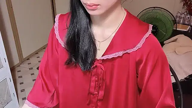 Snapshot of LinhChi_9x chatting on 06-13-26, 11:56 LinhChi 9x online show from 06-13-26, 11:56