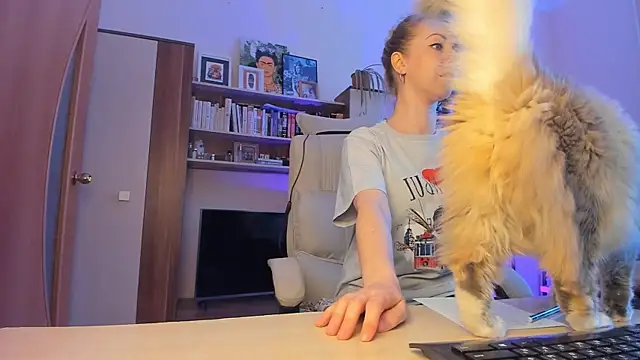 LylithSkye online show from 04-06-26, 02:07