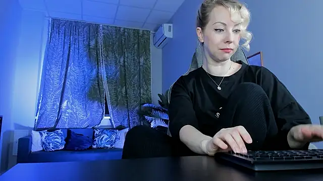 LylithSkye online show from 02-21-26, 11:34