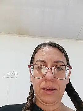 miss hanna07 online show from 07-10-26, 04:51